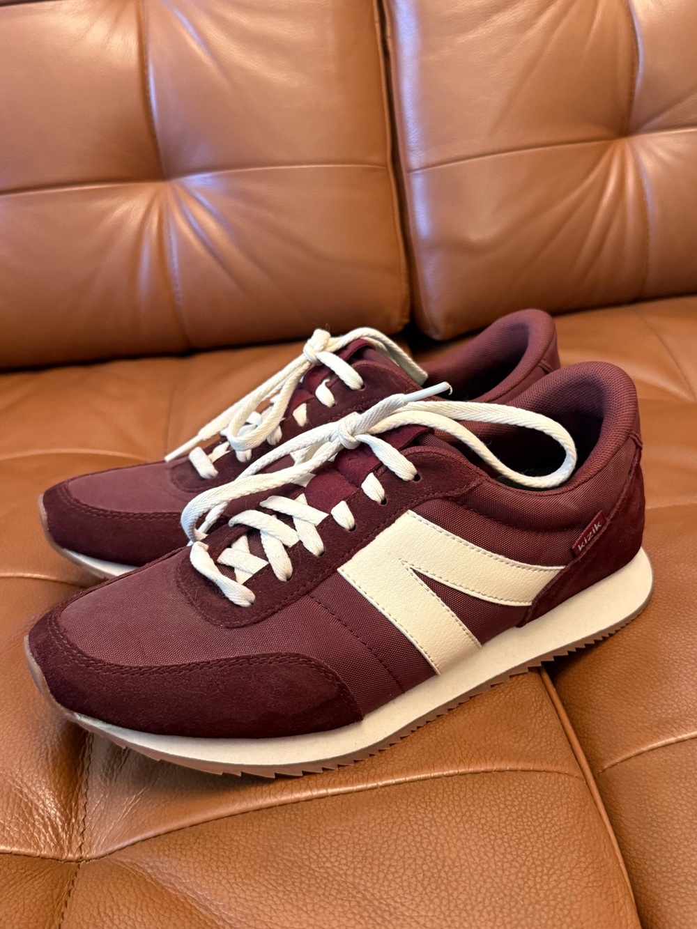 Kizik Women’s Milan Sneaker in Merlot size 9